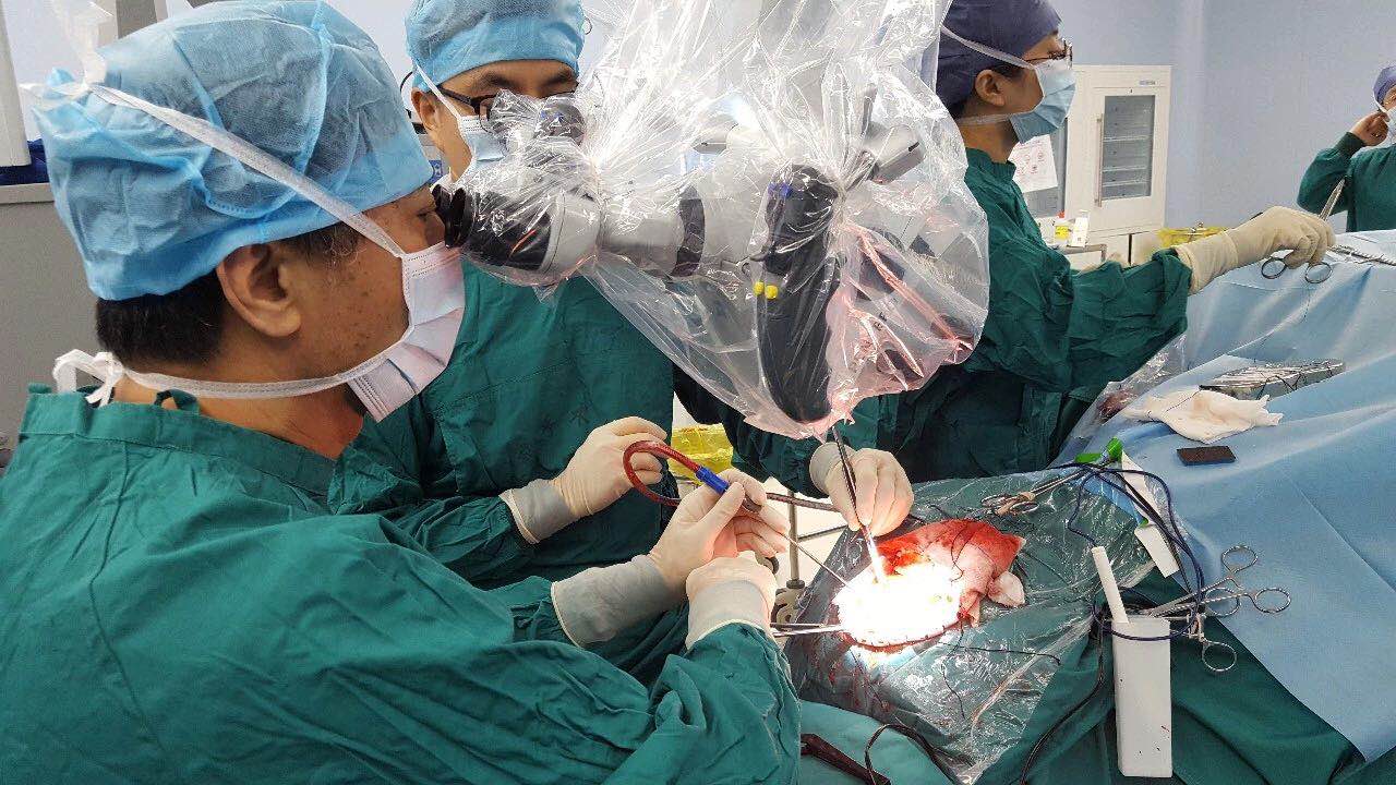 西安國際醫(yī)學中心腦科醫(yī)院成功實施一例顱內(nèi)巨大腦膠質(zhì)瘤切除術(shù)