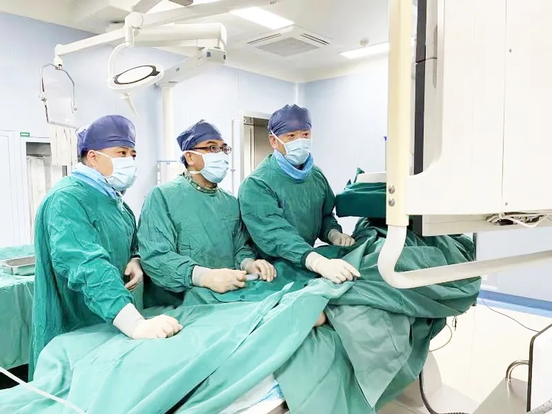 胸悶、腹脹、乏力……患者突發(fā)布加綜合征 介入治療把命救