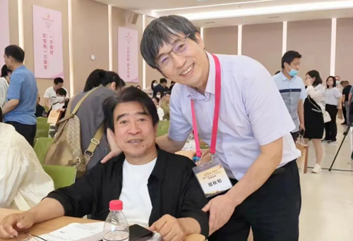 “醫(yī)”往情深15載！一位基層“輪椅”醫(yī)生和醫(yī)學(xué)大咖的故事
