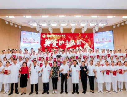 超燃現(xiàn)場(chǎng)！頒獎(jiǎng)盛典+科普大秀 這才是護(hù)士節(jié)的正確打開方式