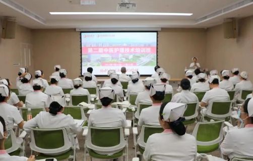 辨證、貼敷、耳穴……解鎖中醫(yī)護理“新技能”