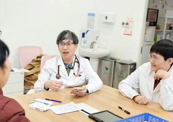 醫(yī)護都夸的女兒，其實是兒媳